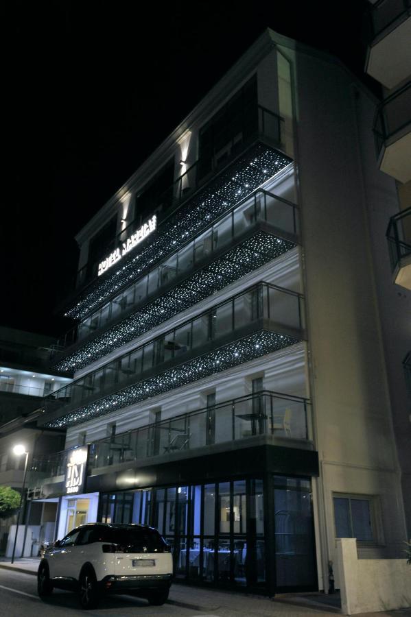 Hotel Marzia Holiday Queen กาออร์เล ภายนอก รูปภาพ