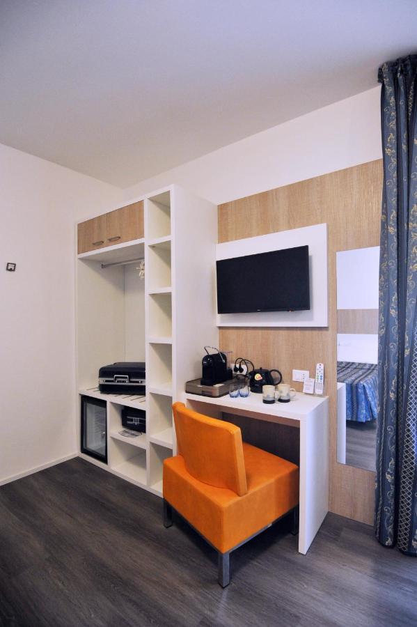 Hotel Marzia Holiday Queen กาออร์เล ภายนอก รูปภาพ
