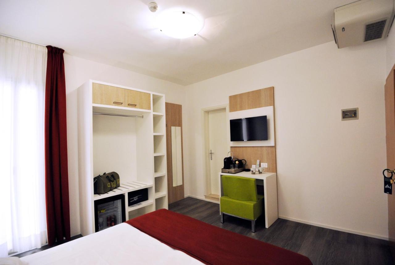 Hotel Marzia Holiday Queen กาออร์เล ภายนอก รูปภาพ