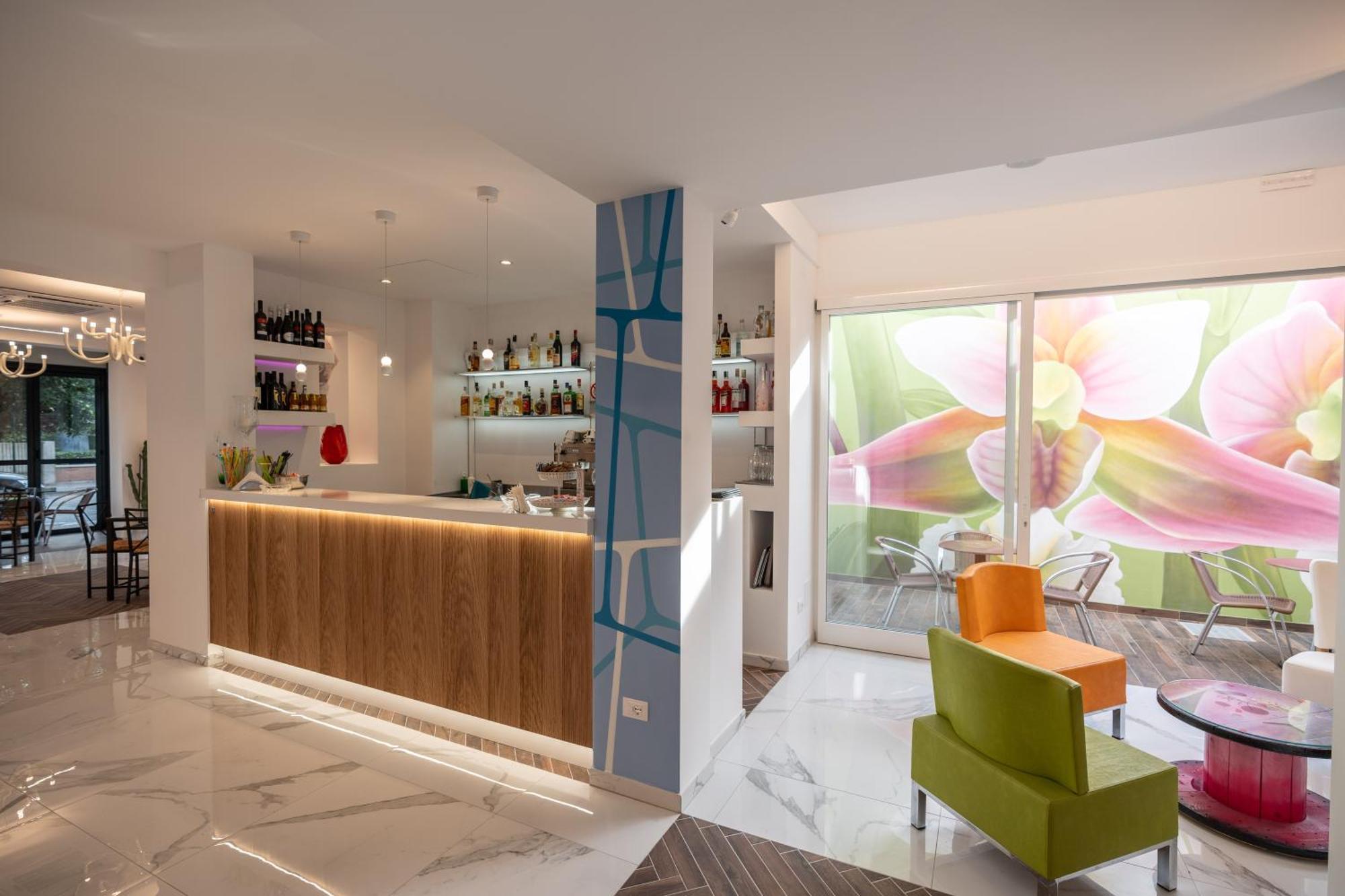 Hotel Marzia Holiday Queen กาออร์เล ภายนอก รูปภาพ