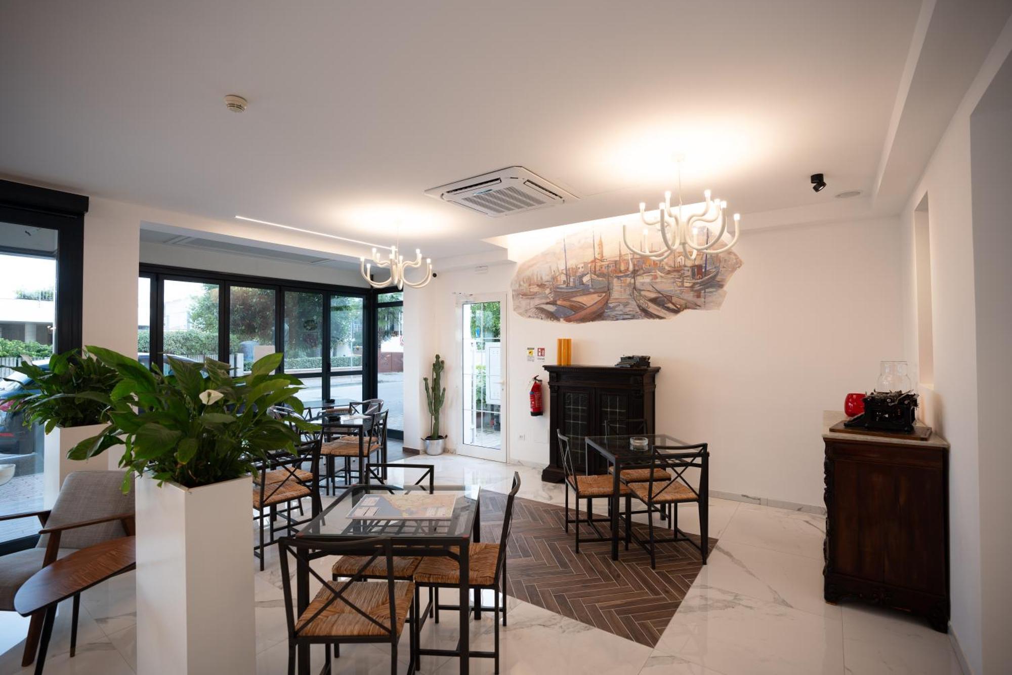 Hotel Marzia Holiday Queen กาออร์เล ภายนอก รูปภาพ