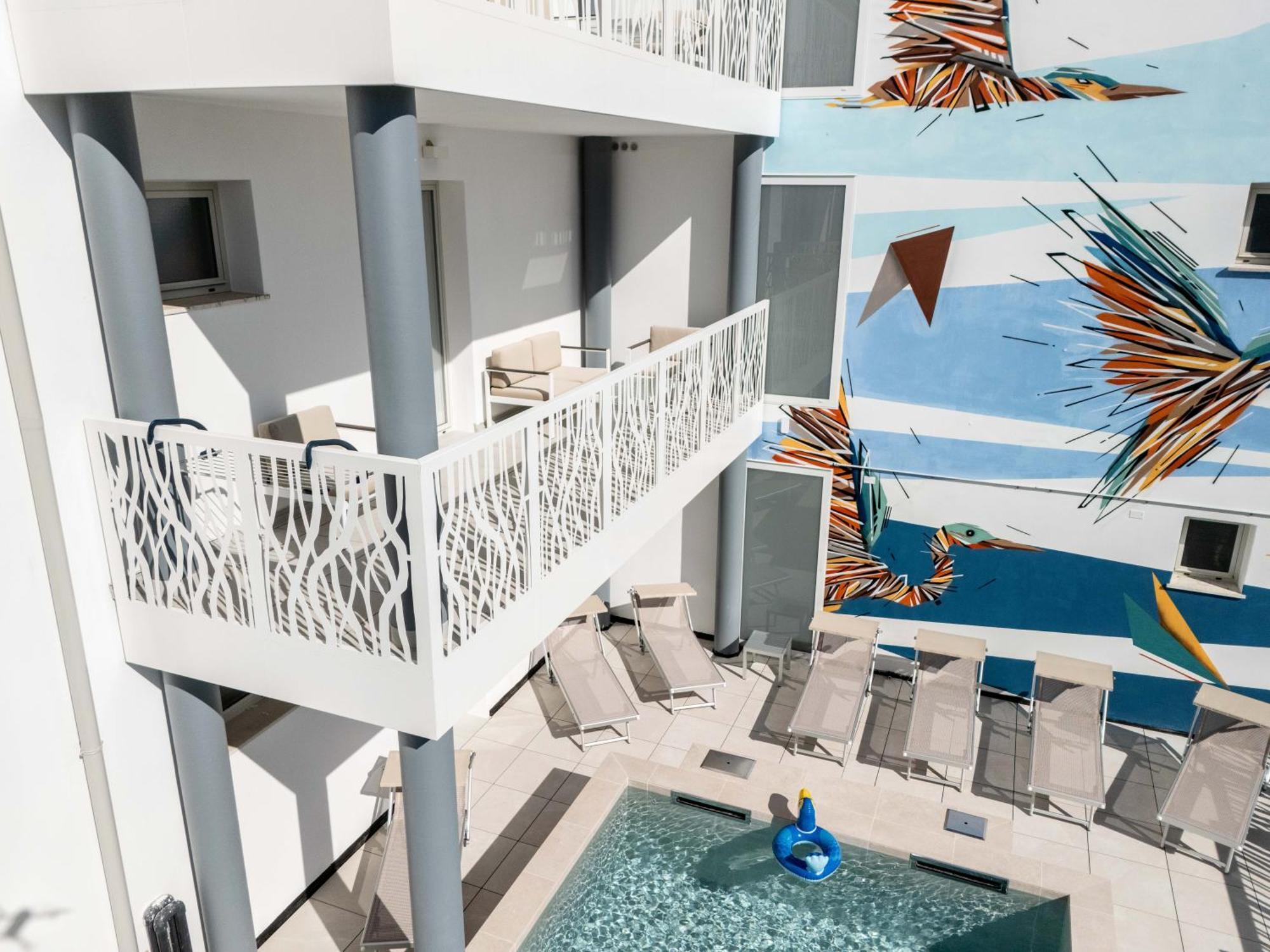 Hotel Marzia Holiday Queen กาออร์เล ภายนอก รูปภาพ