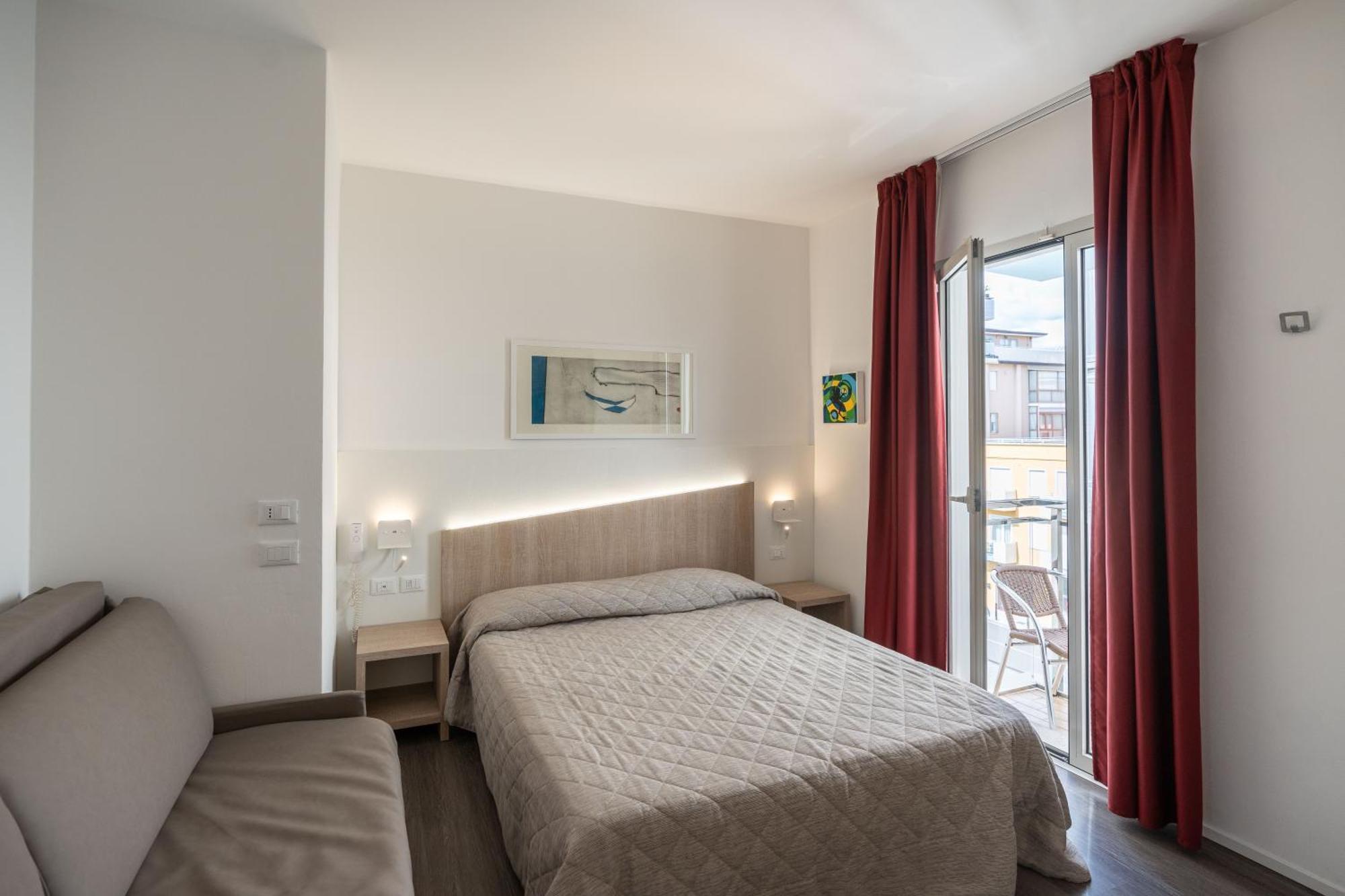 Hotel Marzia Holiday Queen กาออร์เล ภายนอก รูปภาพ